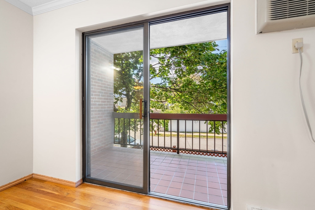 655 Saw Mill Brook Pkwy # 11