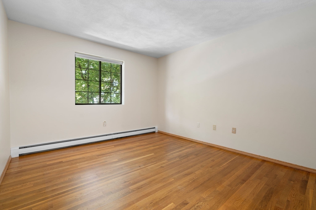 655 Saw Mill Brook Pkwy # 11