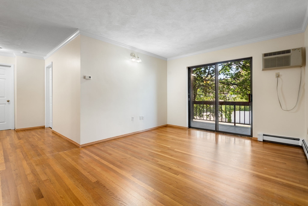 655 Saw Mill Brook Pkwy # 11