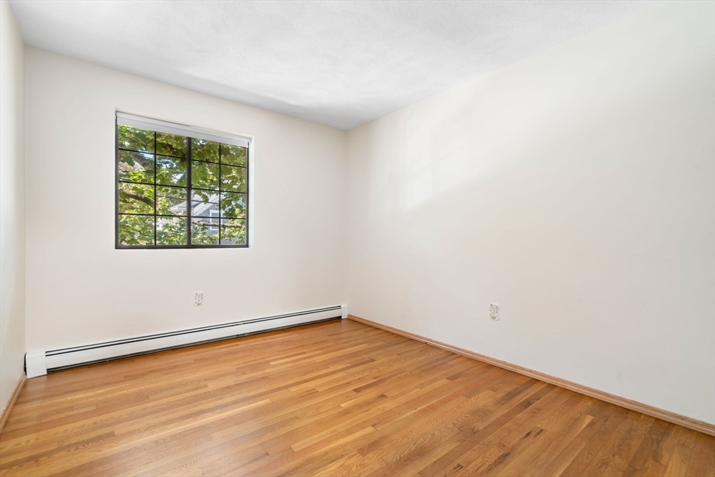 655 Saw Mill Brook Pkwy # 11