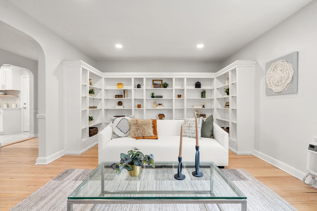 648 Washington St # 7