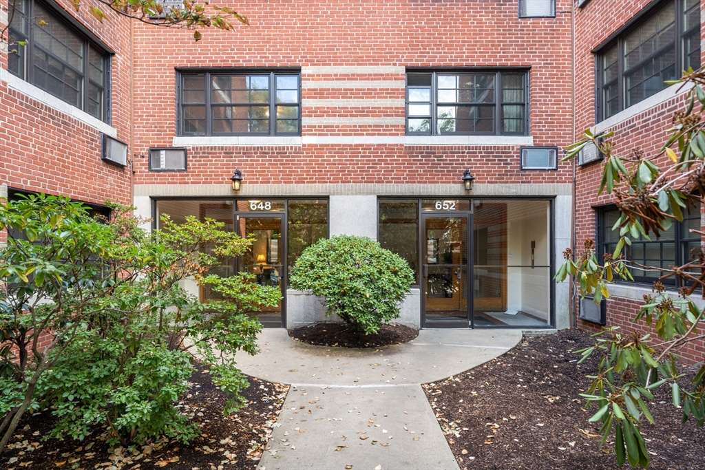 648 Washington St # 7