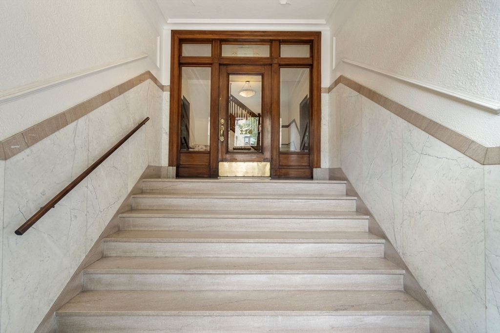 114 Saint Paul Street # 5