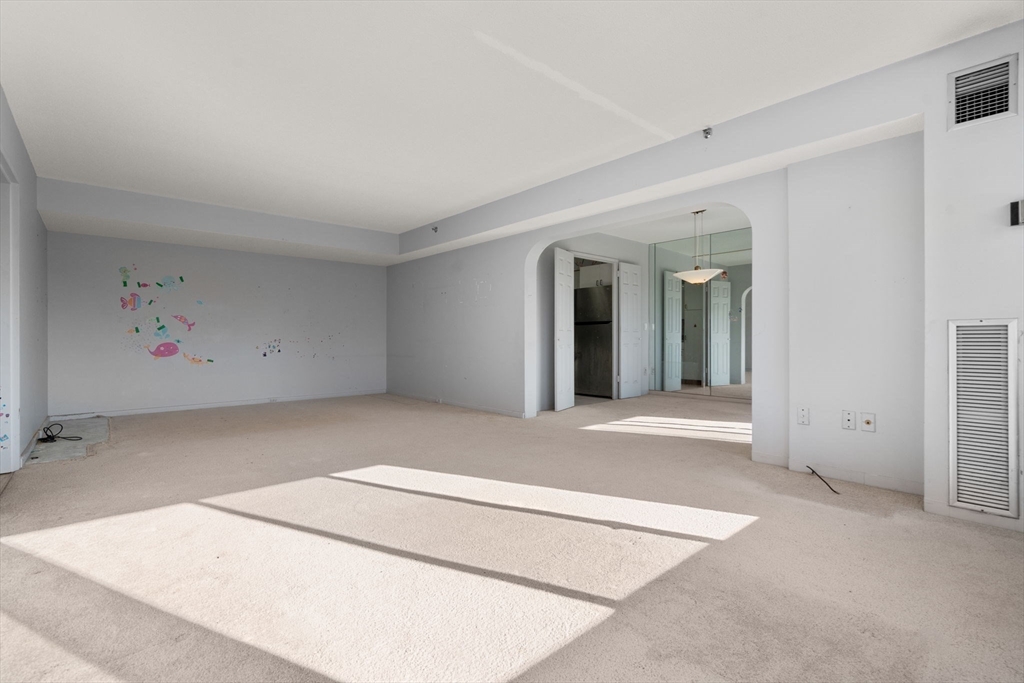 250 Hammond Pond Parkway # 615N