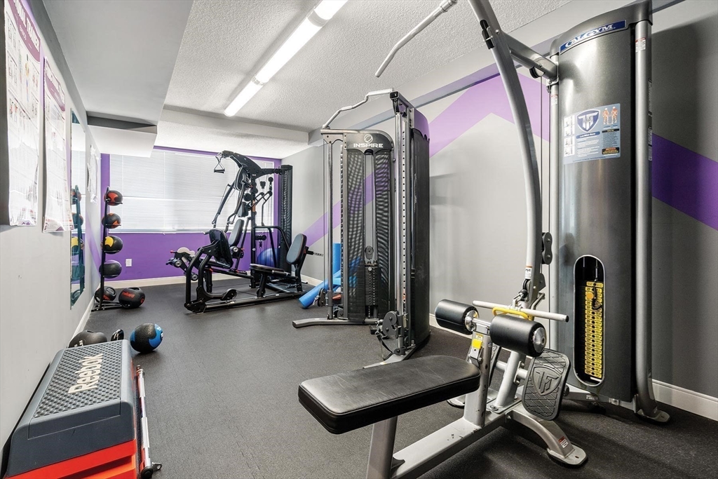 250 Hammond Pond Parkway # 615N