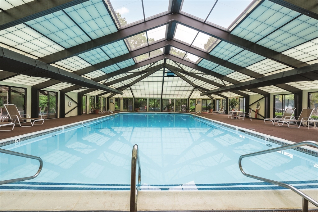 250 Hammond Pond Parkway # 615N