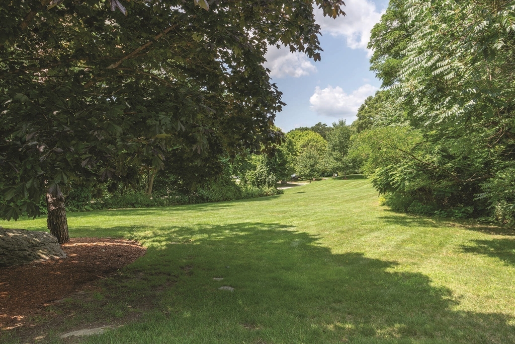 250 Hammond Pond Parkway # 615N