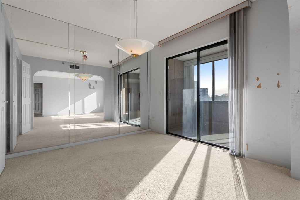 250 Hammond Pond Parkway # 615N