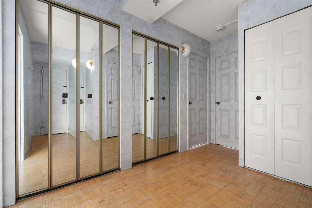 250 Hammond Pond Parkway # 615N