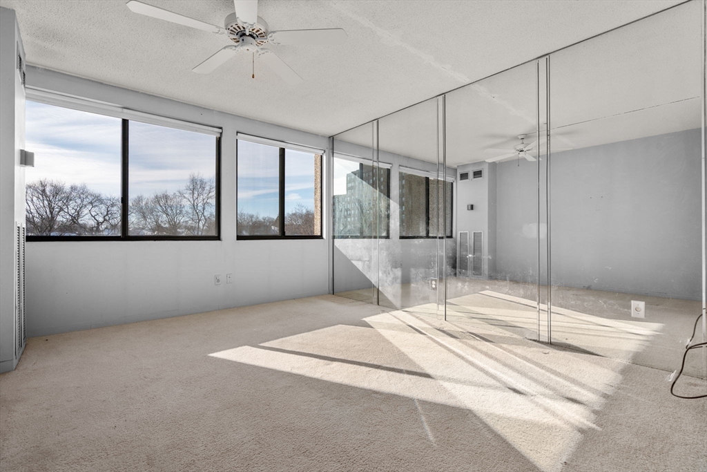 250 Hammond Pond Parkway # 615N