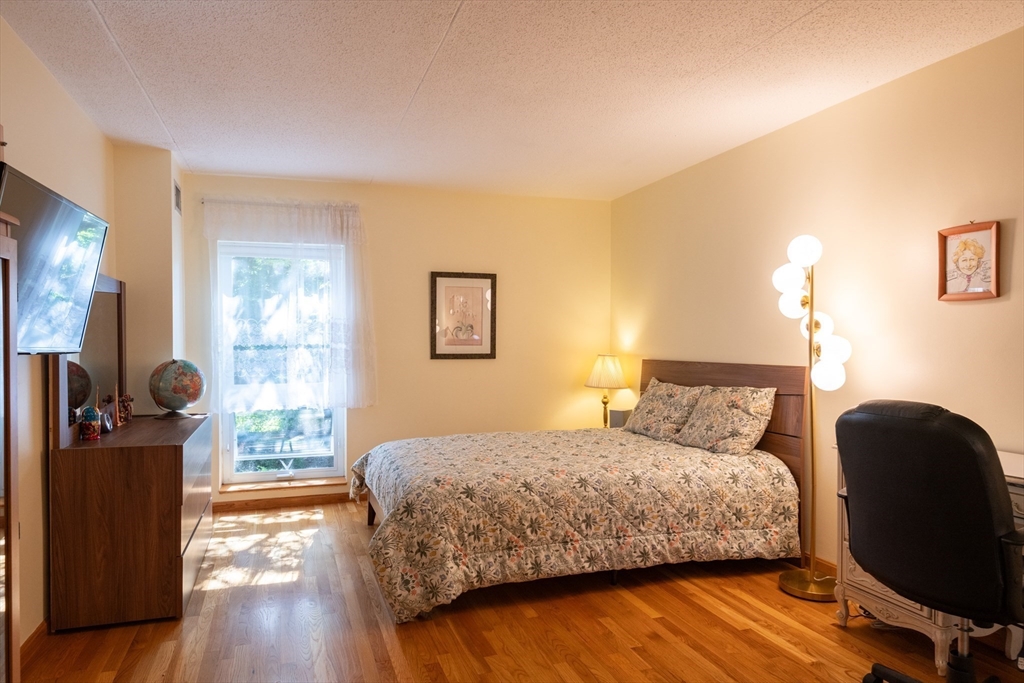 50-56 Broadlawn Park # 209