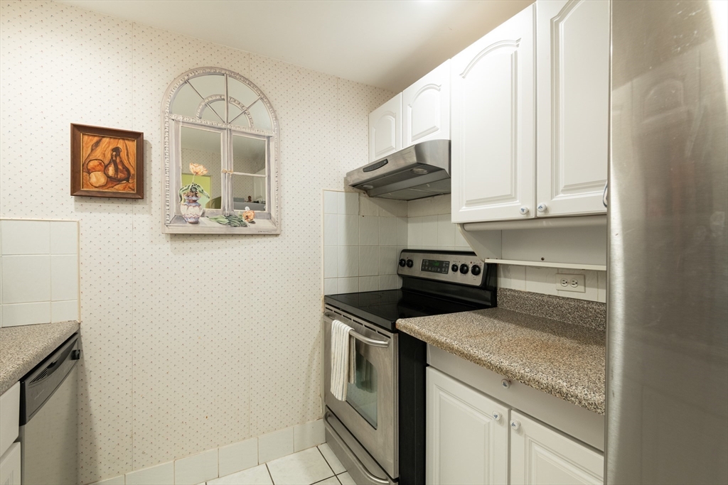 50-56 Broadlawn Park # 209