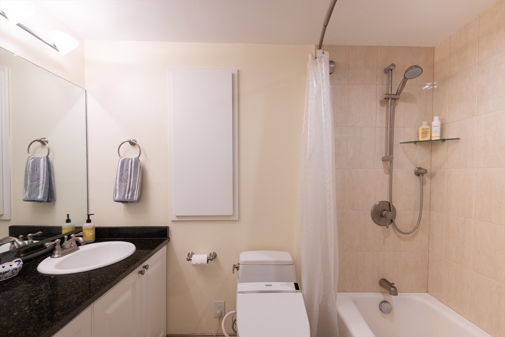 50-56 Broadlawn Park # 209