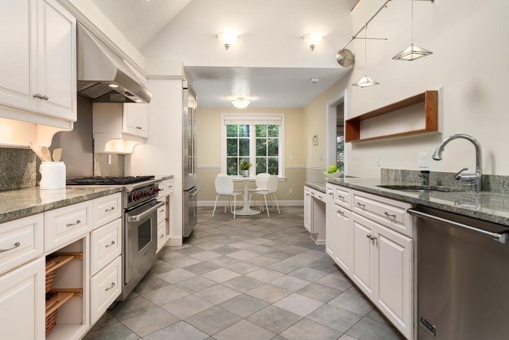11 Clovelly