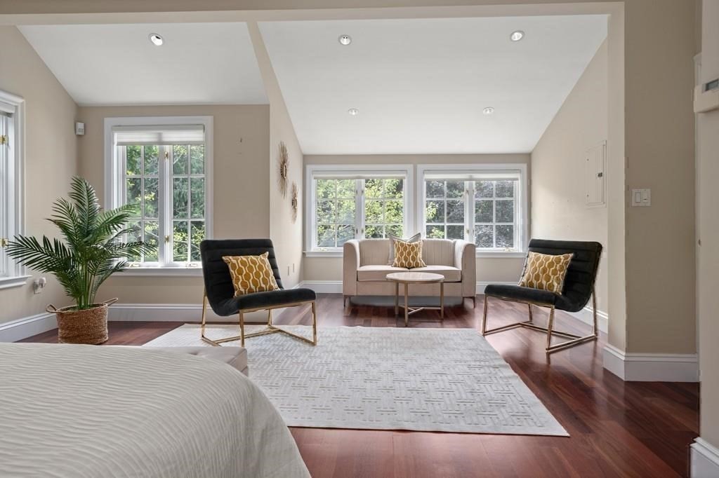 11 Clovelly