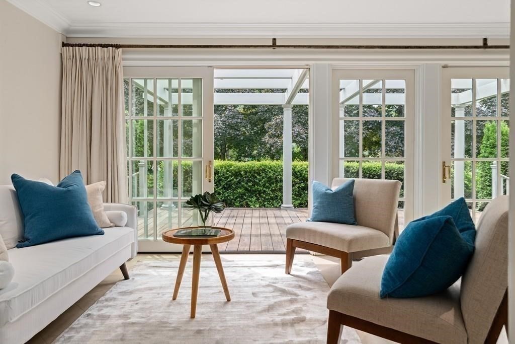 11 Clovelly