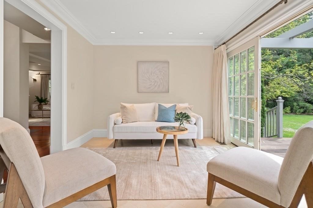 11 Clovelly