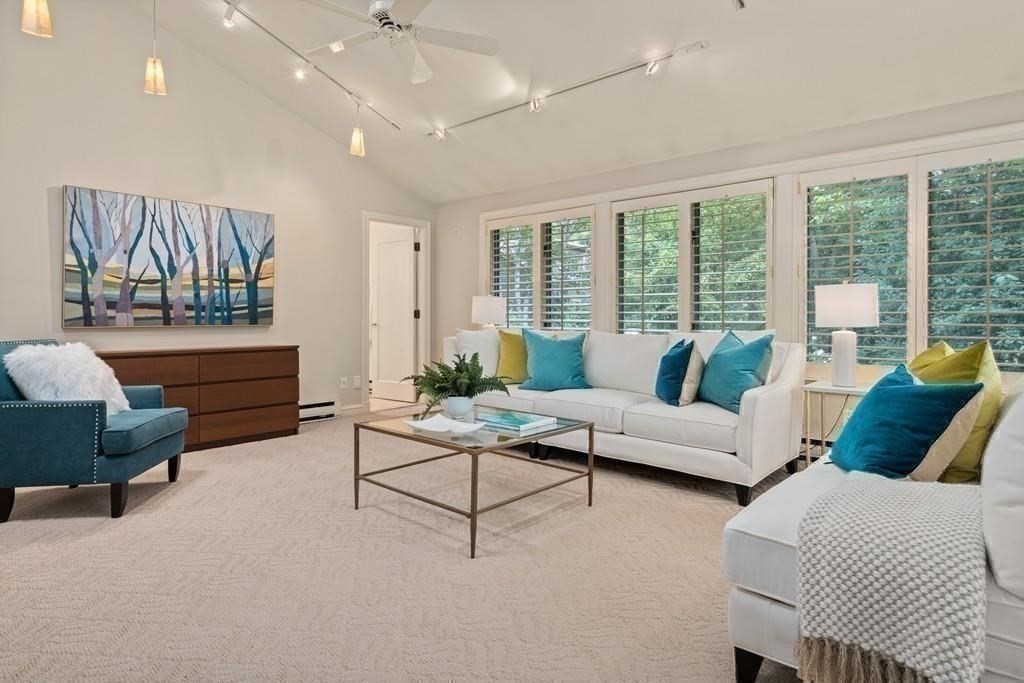 11 Clovelly