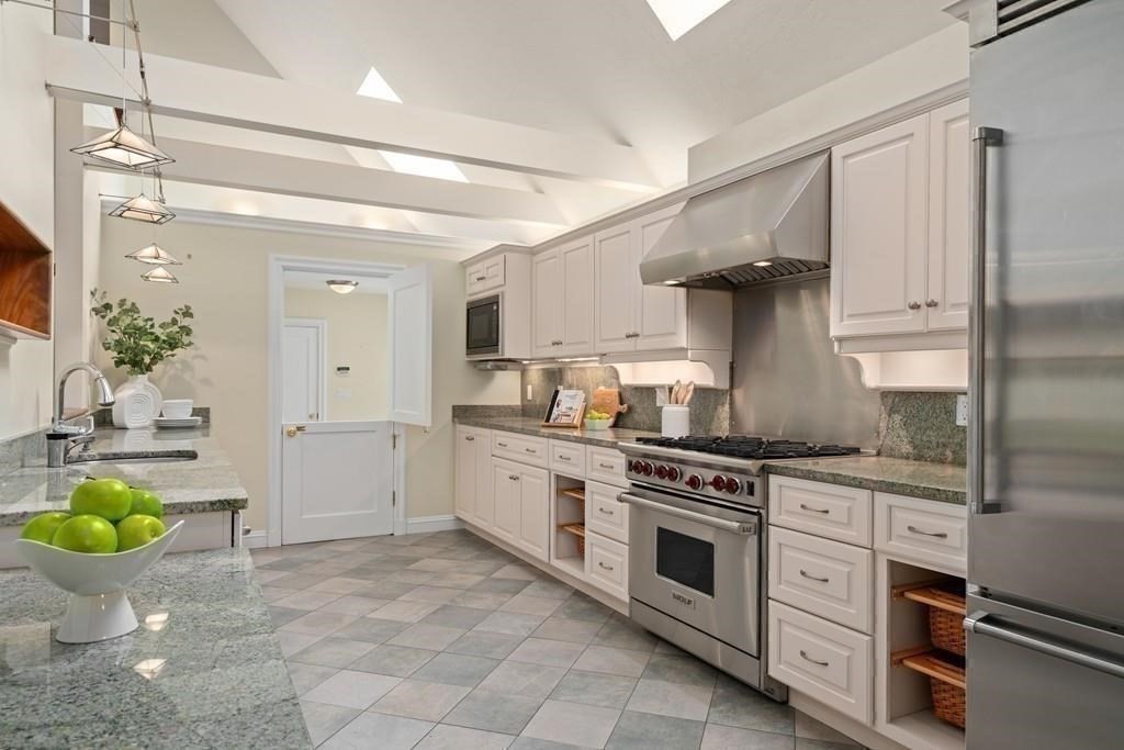 11 Clovelly