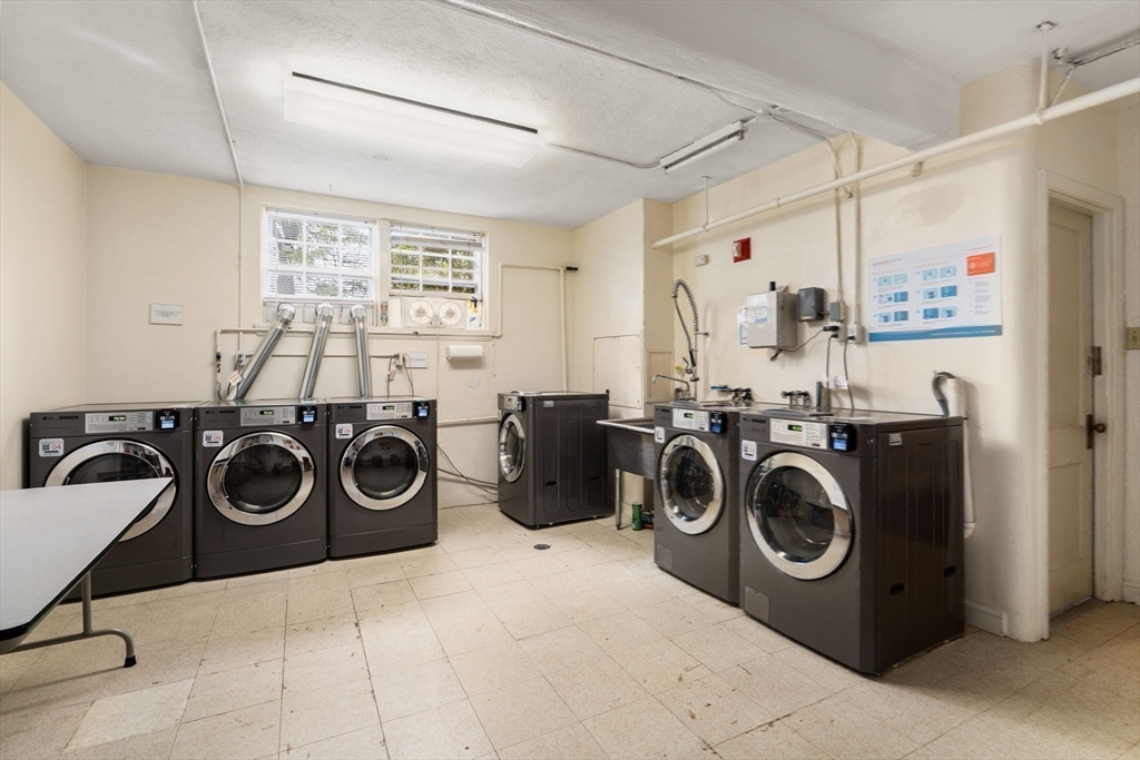 4 Kilsyth Terrace # 32