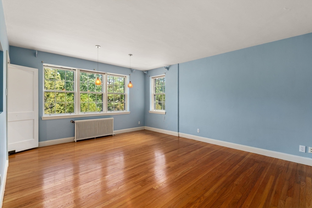 4 Kilsyth Terrace # 32