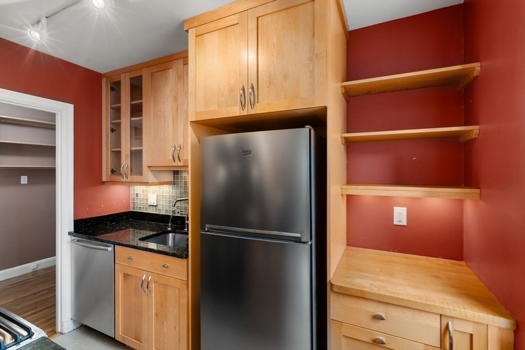 4 Kilsyth Terrace # 32