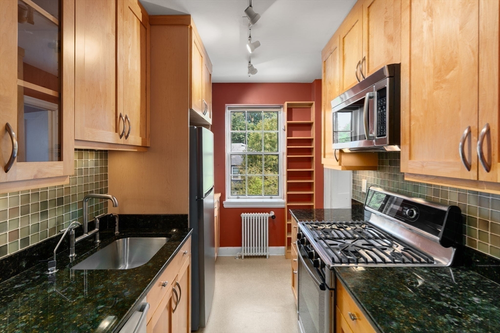 4 Kilsyth Terrace # 32