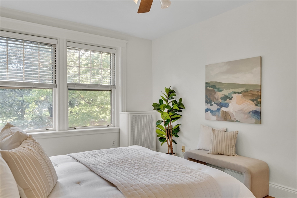 15 Thatcher St # 2 Unit: F2-2