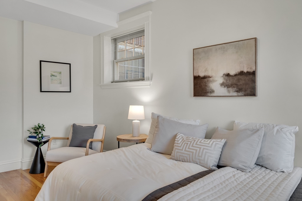 15 Thatcher St # 2 Unit: F2-2