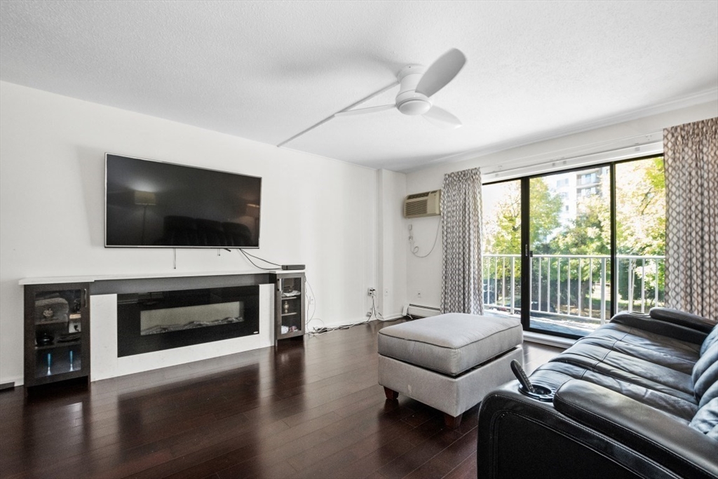 131 Coolidge Ave # 125