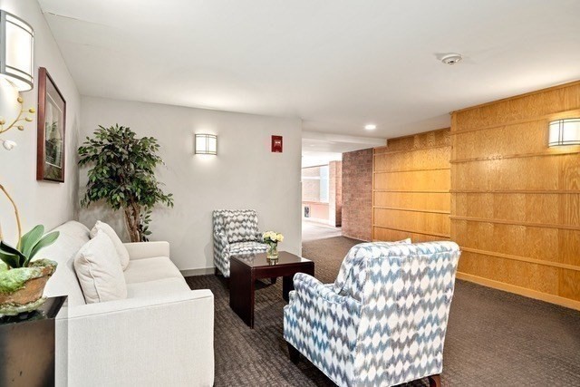 183 Oak Street # 307