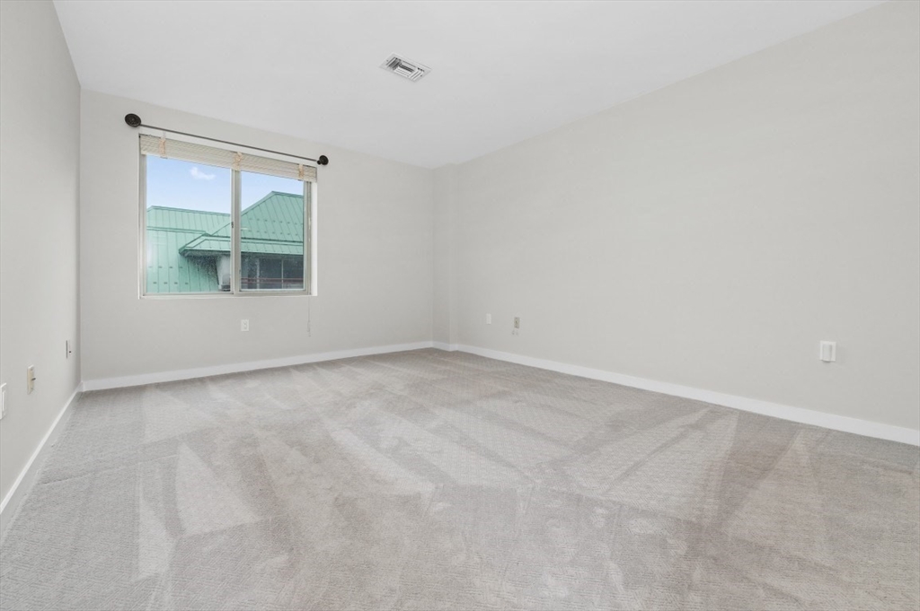 183 Oak Street # 307