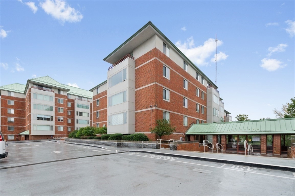 183 Oak Street # 307