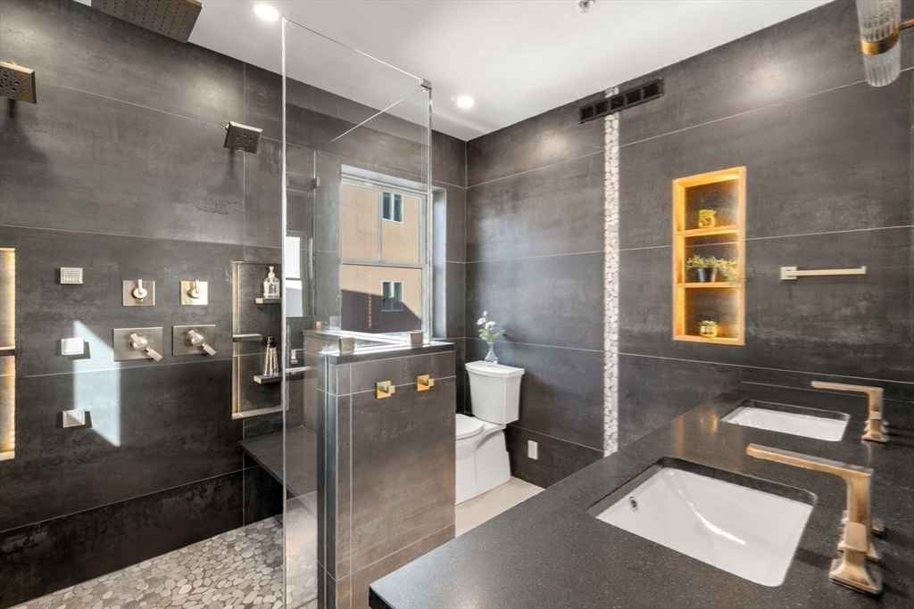 71 Greenough St # 1 Unit: 71-1