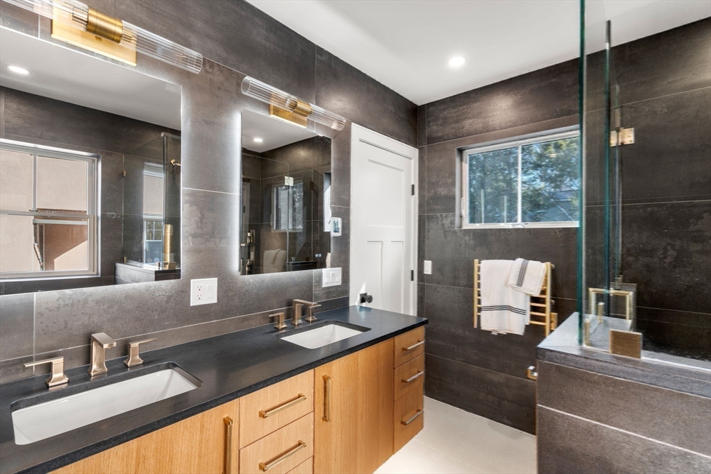 71 Greenough St # 1 Unit: 71-1