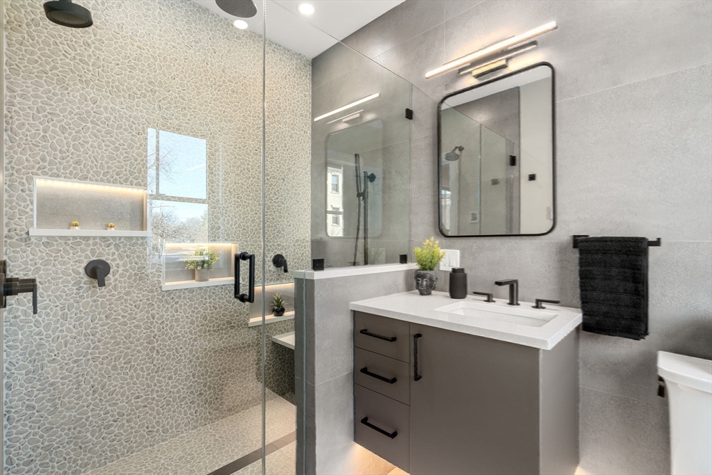 71 Greenough St # 1 Unit: 71-1