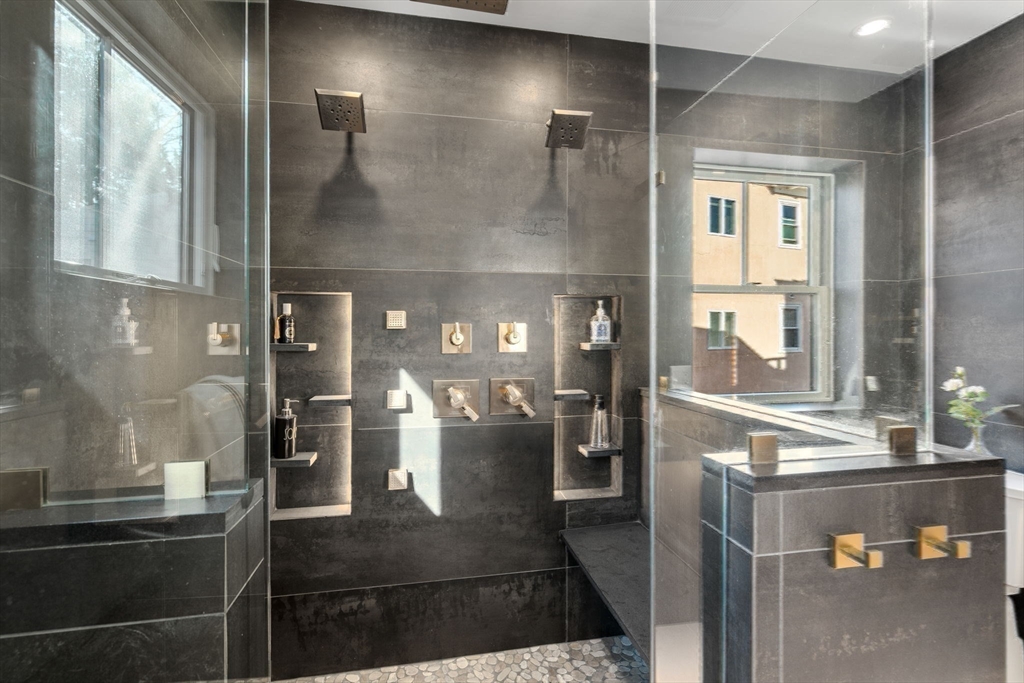 71 Greenough St # 1 Unit: 71-1