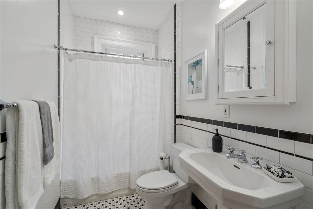 135 Beaconsfield Rd # 1