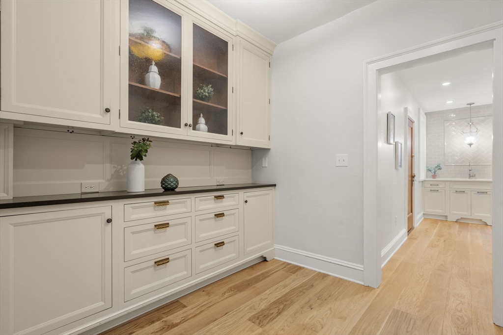 135 Beaconsfield Rd # 1