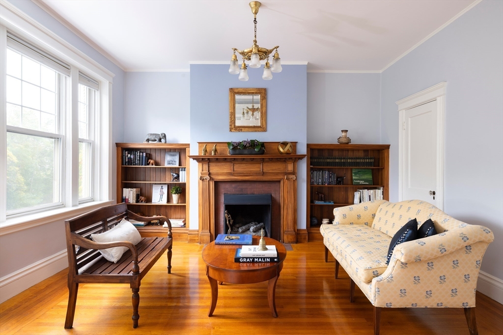 487 Boylston St. # 3, Brookline Unit: 3