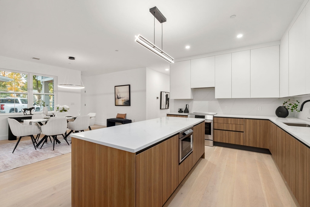 16 Stearns Rd # 207, Wellesley Unit: 207