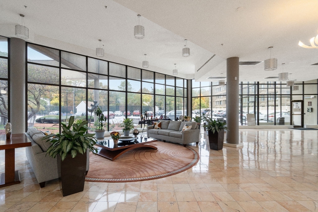 250 Hammond Pond Parkway # 1604N