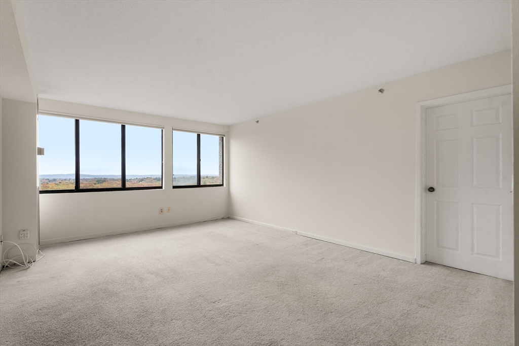 250 Hammond Pond Parkway # 1604N