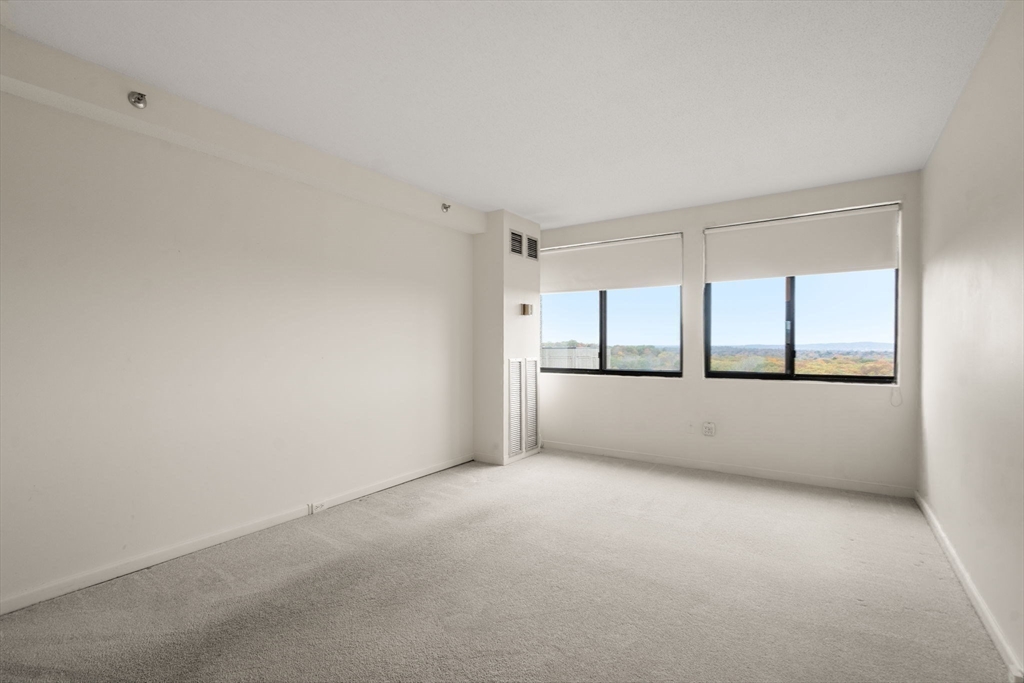 250 Hammond Pond Parkway # 1604N