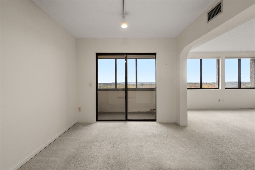 250 Hammond Pond Parkway # 1604N