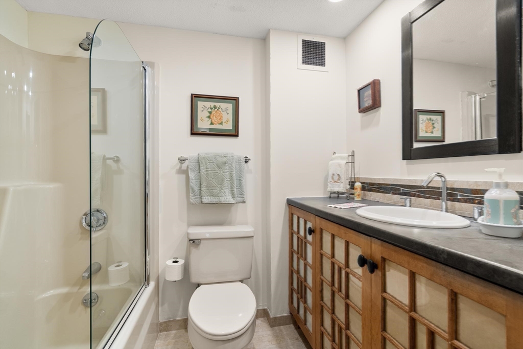 250 Hammond Pond Pkwy # 614S