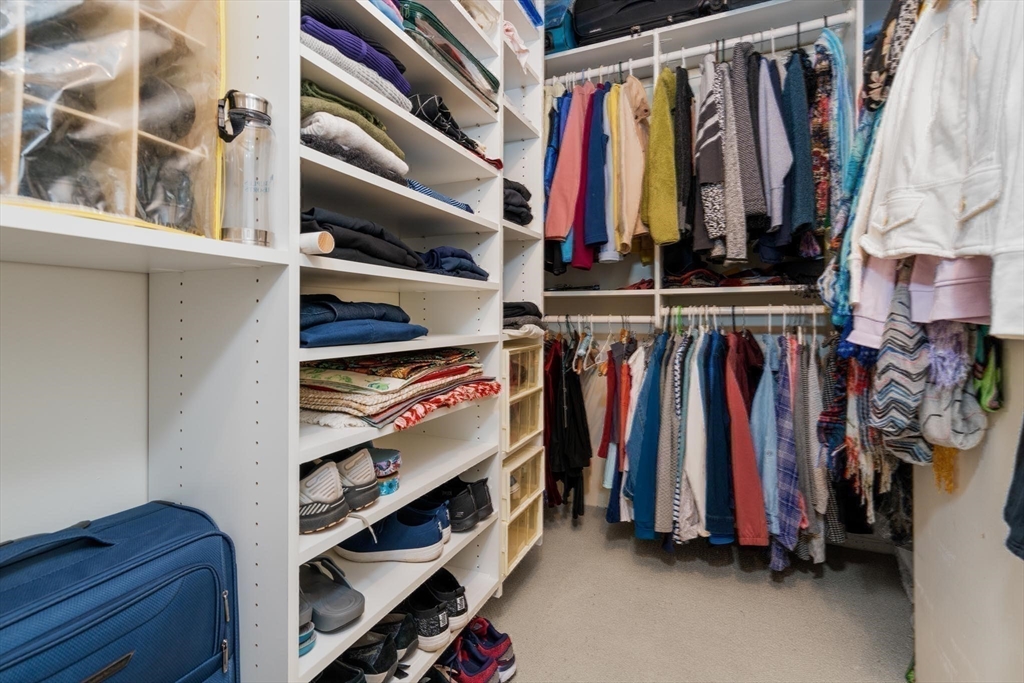 250 Hammond Pond Pkwy # 614S