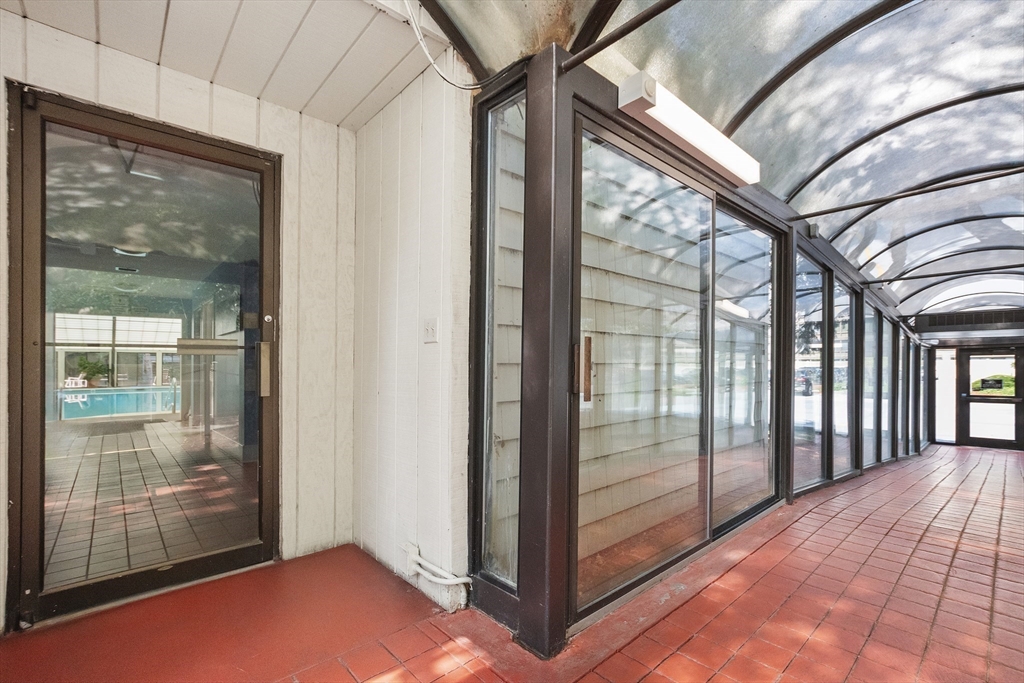 250 Hammond Pond Pkwy # 614S