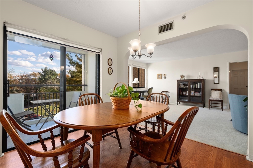 250 Hammond Pond Pkwy # 614S