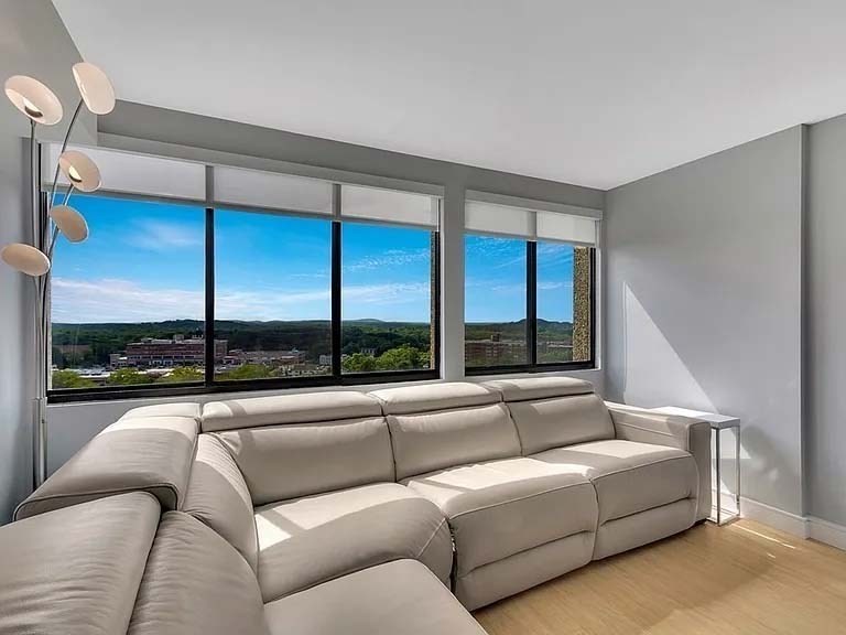 250 Hammond Pond Parkway # 1505N